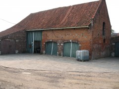 Velphoven Kerkom, achterkant met poort naar binnenplaats (9).JPG