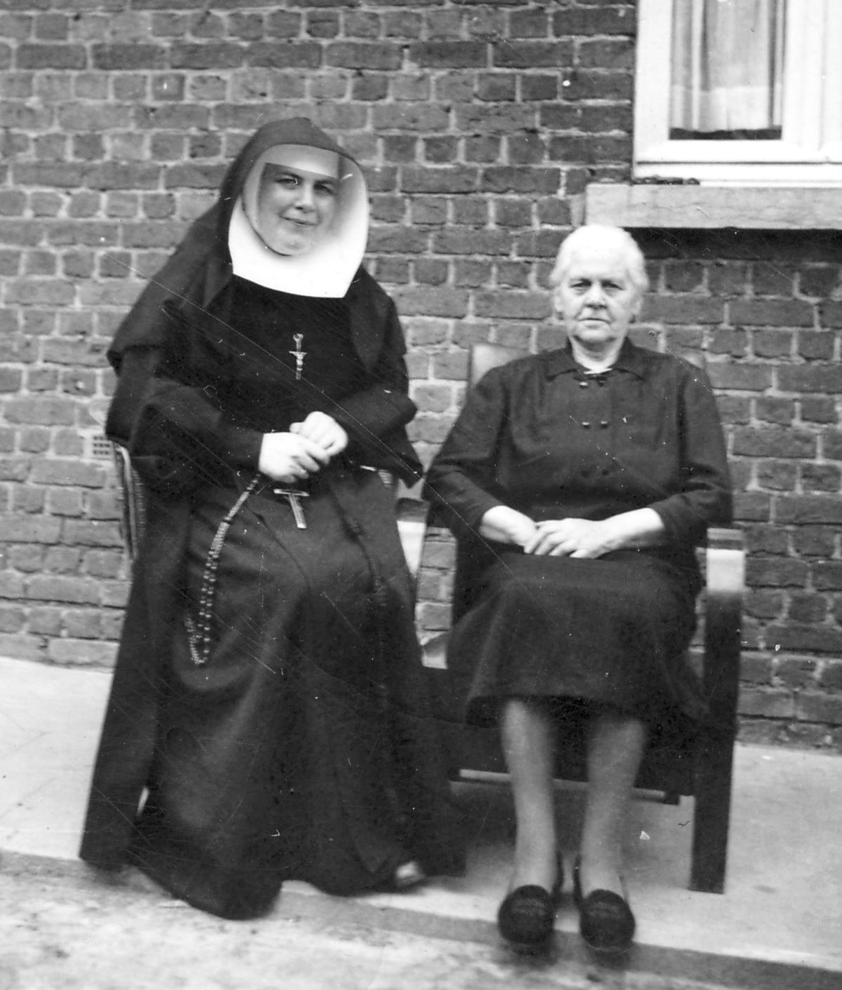 Blandina Ulens-Tuyls en dochter Maria (2, bewerkt) - kopie